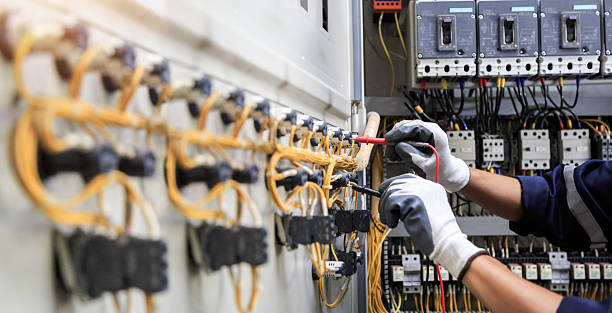 Professional Electrician technician working in St. Louis, MI